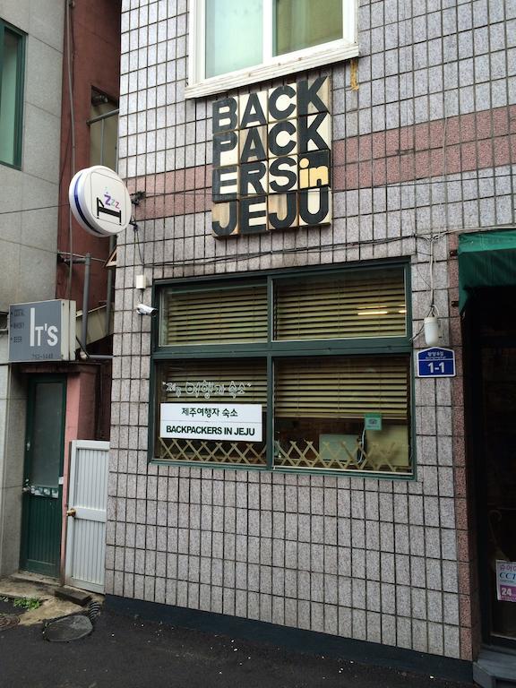 Backpackers In Jeju City Center Buitenkant foto