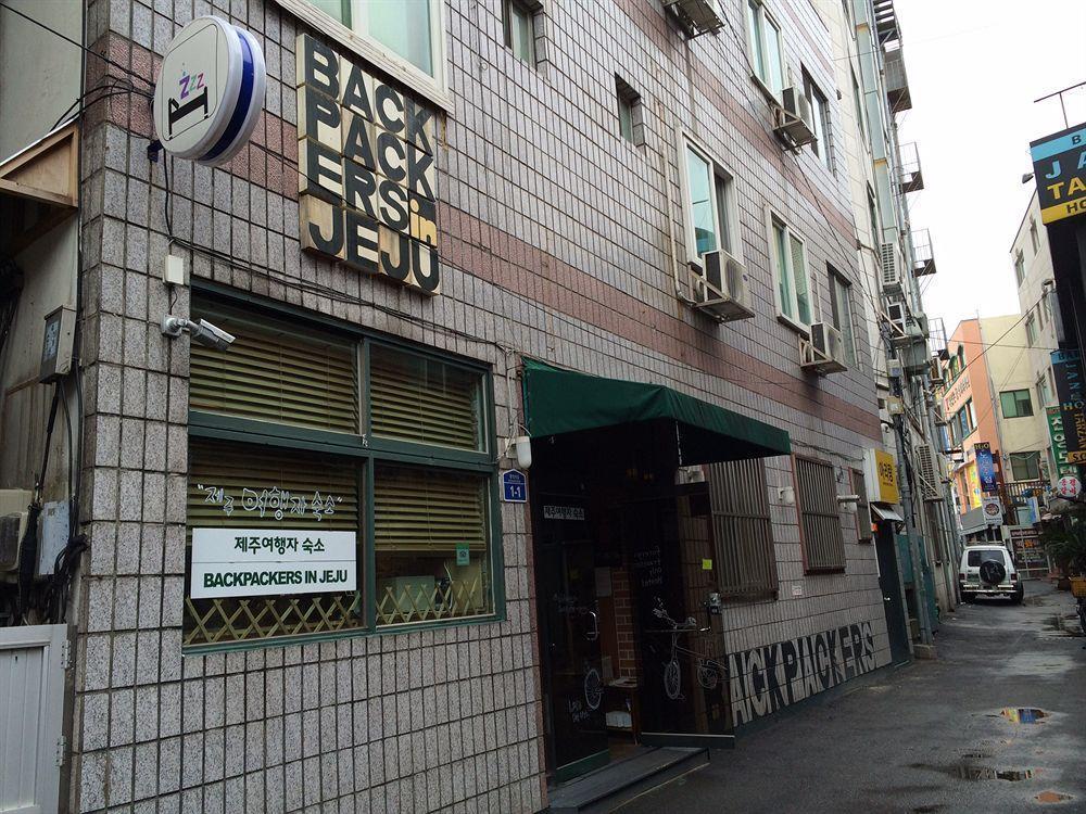 Backpackers In Jeju City Center Buitenkant foto