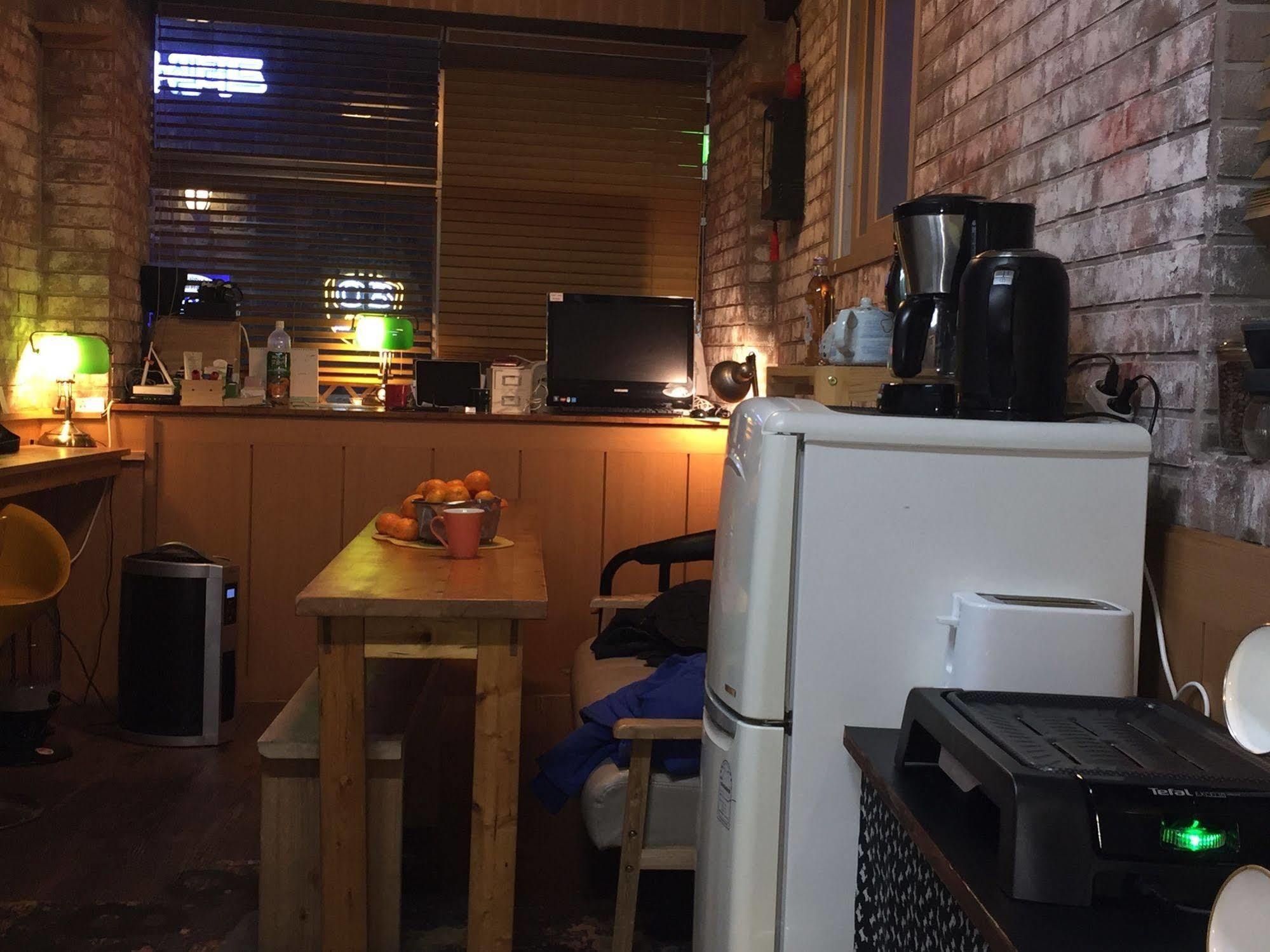 Backpackers In Jeju City Center Buitenkant foto