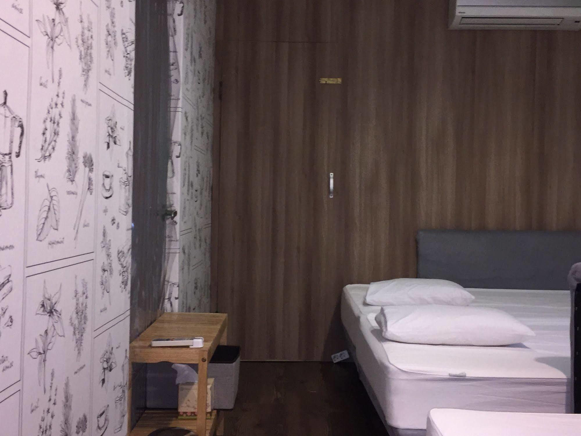 Backpackers In Jeju City Center Buitenkant foto