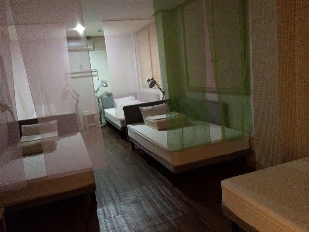 Backpackers In Jeju City Center Buitenkant foto
